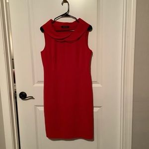 Sheath red dress with layered collar